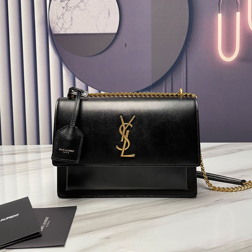 SUNSET MEDIUM CHAIN BAG IN SMOOTH LEATHER